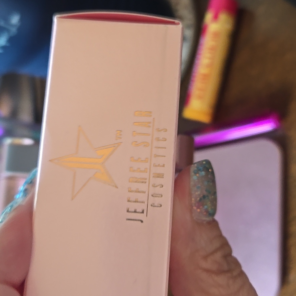 Jeffree Star Translucent Setting Powder - Picture 3 of 8